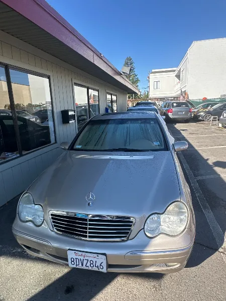 2001 Mercedes-benz C-Class C240 — carro usado en venta en Auto Marín, Novato CA — foto 1